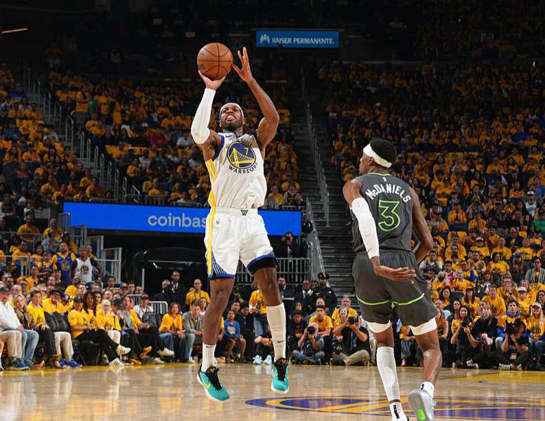 九游官网-勇士球员公开质疑裁判判罚尺度，引争议，发布自己法律应用.-九游官网